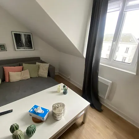 C'est La Faim - 294 Apartment